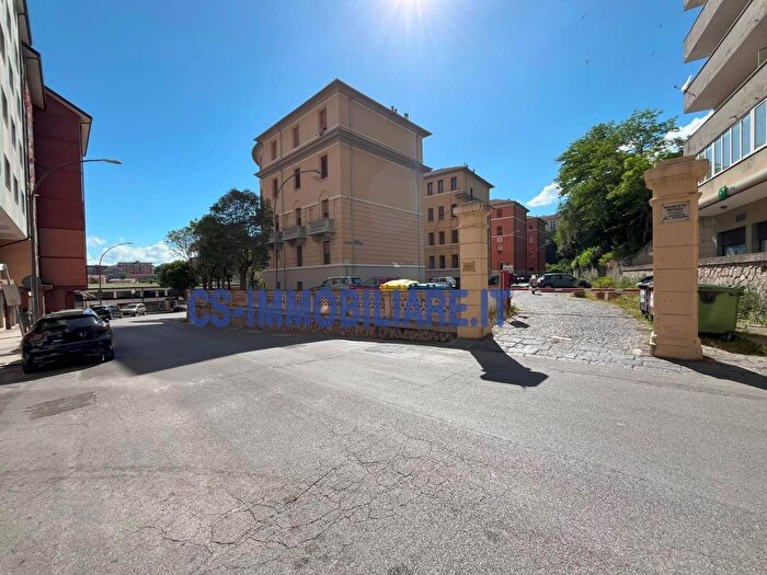 Appartamento quadrilocale in vendita in Largo Pascoli, Potenza