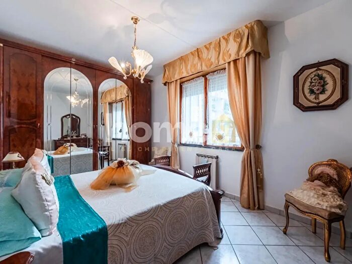 Appartamento con 5 locali in vendita in Ia Selvino Folloni, Reggio Emilia