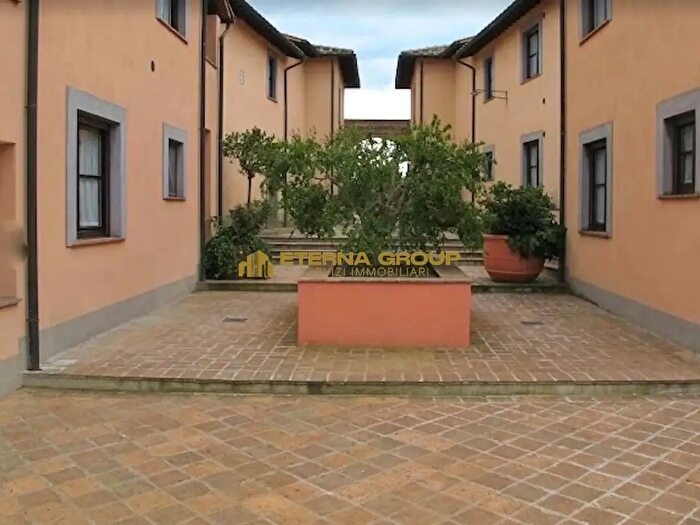 Appartamento trilocale in vendita in Via del Poggio, San Casciano Dei Bagni