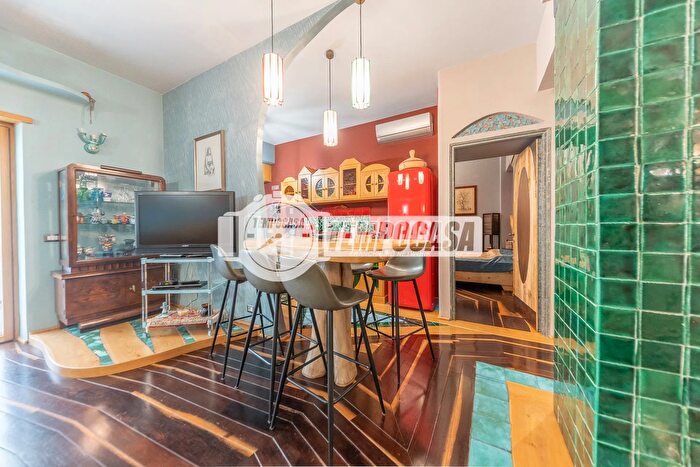 Appartamento trilocale in vendita in Via Masurio Sabino, Roma