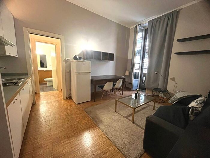 Appartamento bilocale in affitto in Viale Gian Galeazzo, Ticinese, Milano