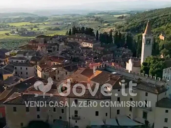 Casa quadrilocale in vendita in Via Salaia, Rapolano Terme