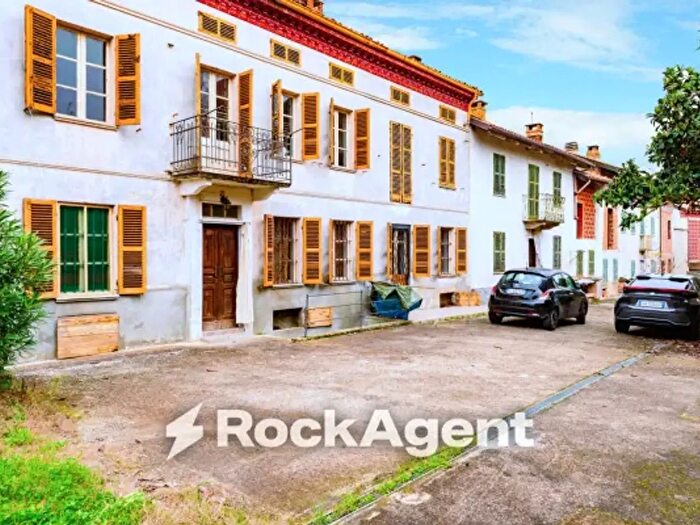 Appartamento con 6 locali in vendita in Via Collina Forni, Montaldo Scarampi