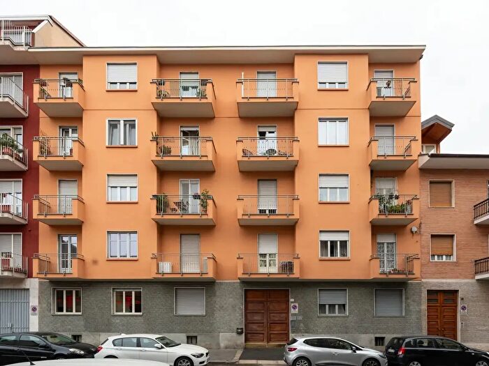 Appartamento trilocale in vendita in Via Oslavia, Torino