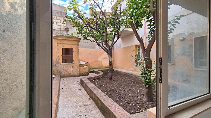 Appartamento trilocale in vendita in Via Adelasia, Sorso