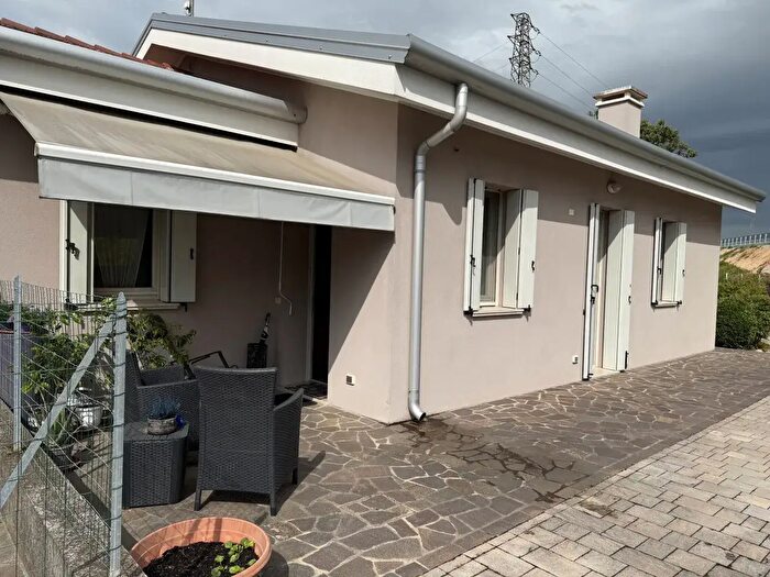 Casa bilocale in vendita in Via Montanara, Rovigo