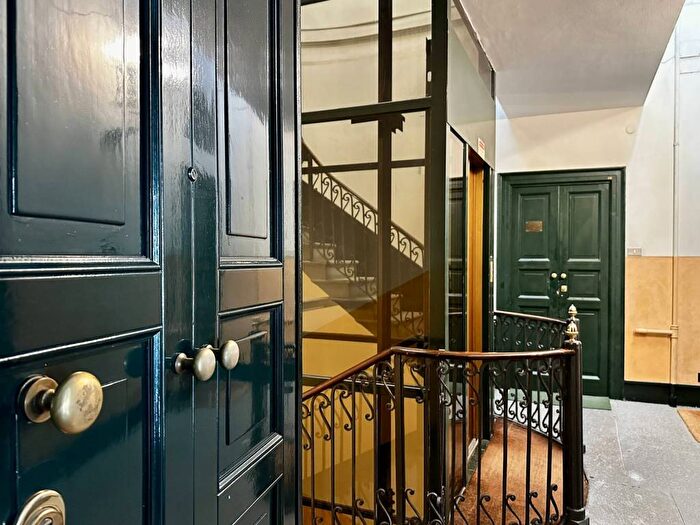 Appartamento quadrilocale in affitto in Piazza Giuseppe Missori, Missori, Milano