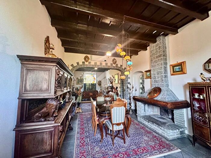 Appartamento trilocale in vendita in Via Tre Castelli, Milano