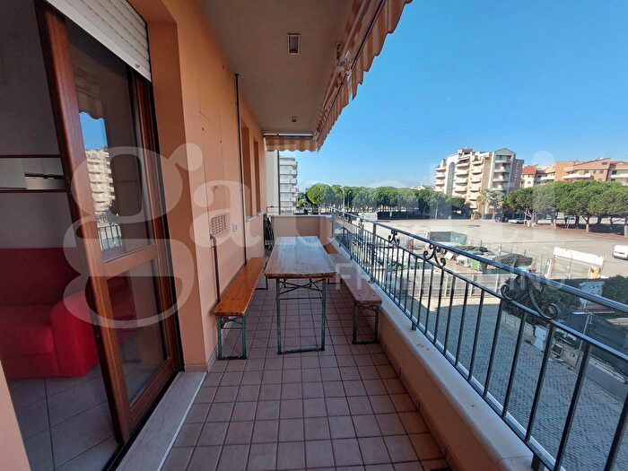 Appartamento trilocale in vendita in Viale G Marconi, Alba Adriatica