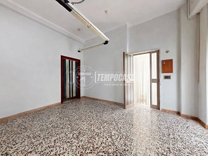 Casa bilocale in vendita in Via Ugo Foscolo, Acquaviva Delle Fonti