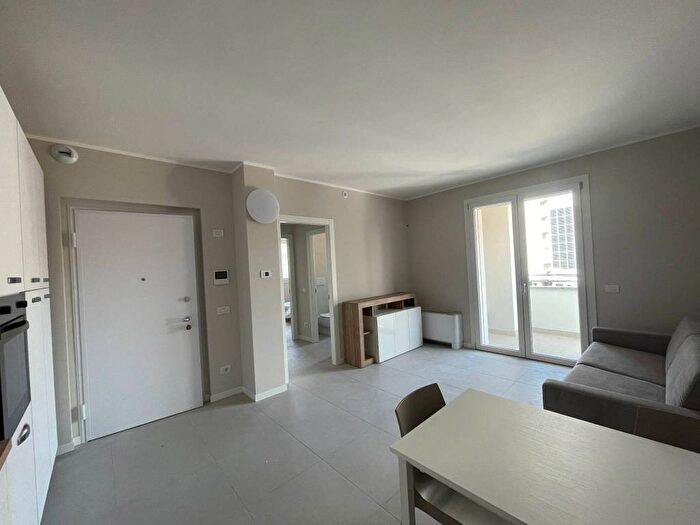 Appartamento bilocale in affitto in Via Raimondo Montecuccoli, Bande Nere, Milano