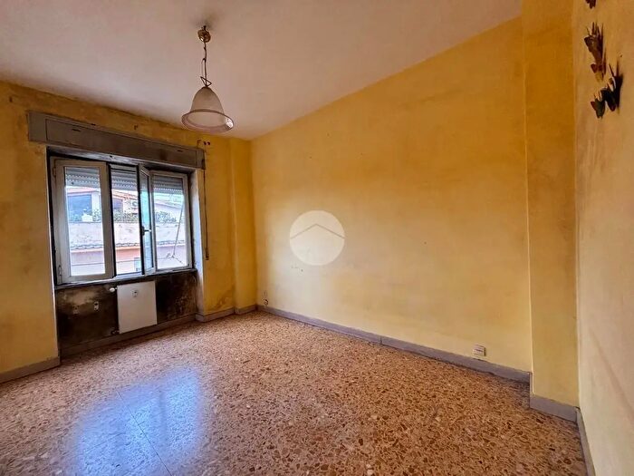 Appartamento trilocale in vendita in Via Nazario Sauro, Viterbo