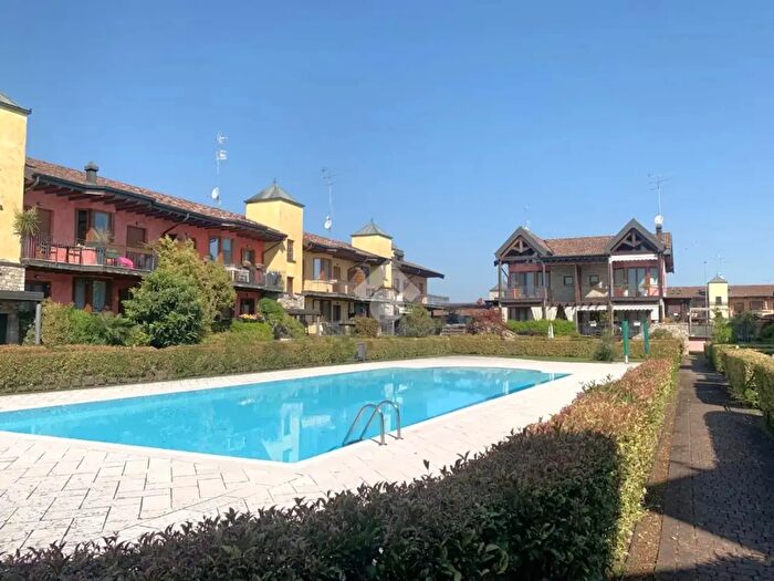 Appartamento trilocale in vendita in Via Ca Nova, Lonato