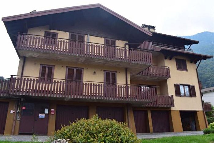 Appartamento trilocale in vendita in Via Italia, Serina