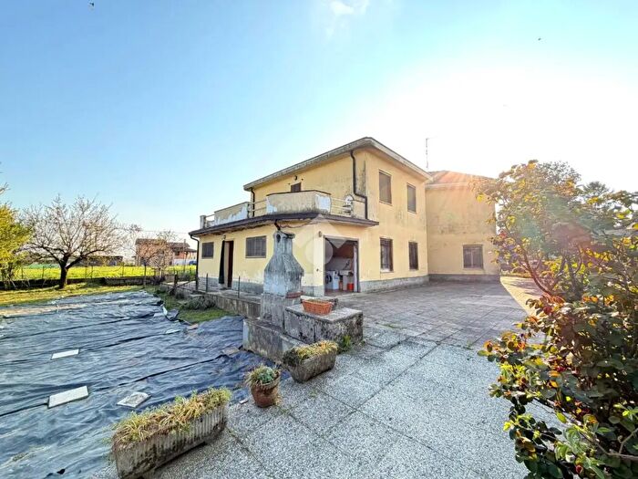 Case in Vendita e in Affitto - 3