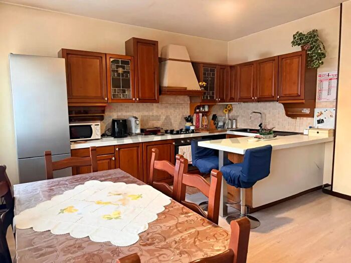 Appartamento quadrilocale in vendita in Via Galileo Galilei, Novara