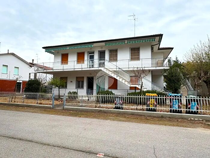 Appartamento bilocale in vendita in Viale Segantini, Cesenatico