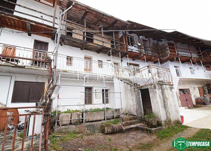 Casa trilocale in vendita in Strada Vallossera, Rocca Canavese