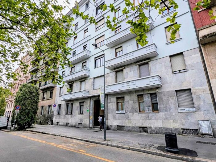 Appartamento monolocale in affitto in Via Domodossola, Sempione, Milano