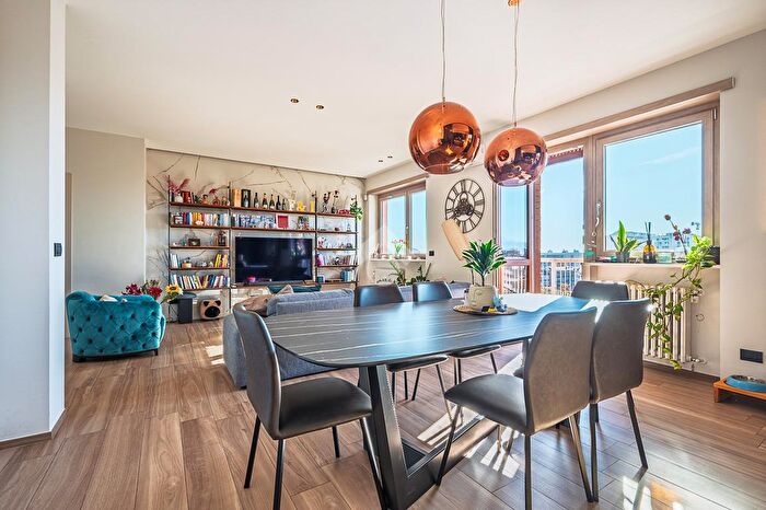 Appartamento con 5 locali in vendita in Via Donizetti, Collegno