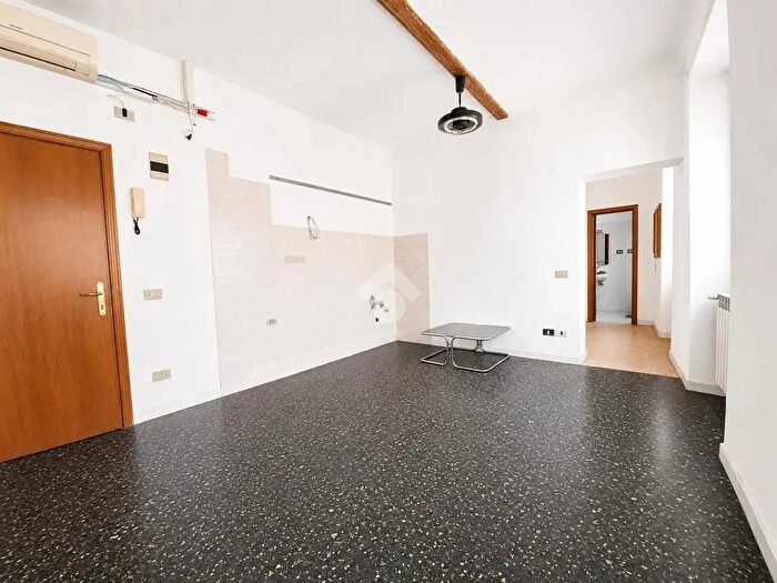 Appartamento quadrilocale in vendita in Via Carbonaia, Prato