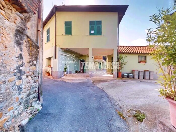 Appartamento quadrilocale in vendita in Via Santo Stefano Bastia, Albenga