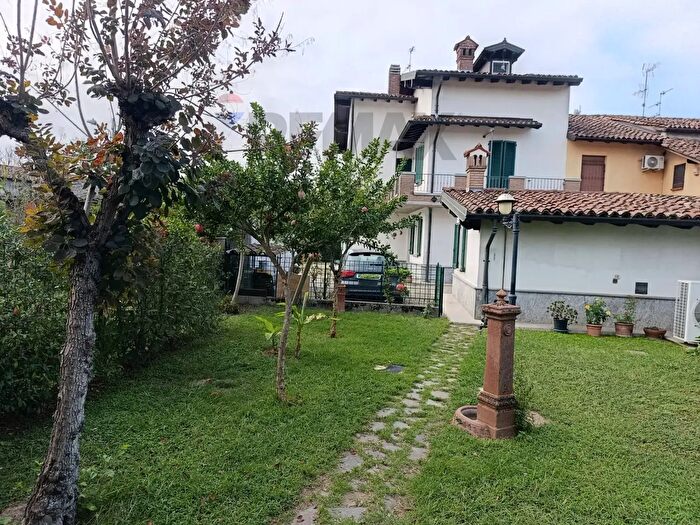 Casa quadrilocale in vendita in Via Paradiso, Belgioioso
