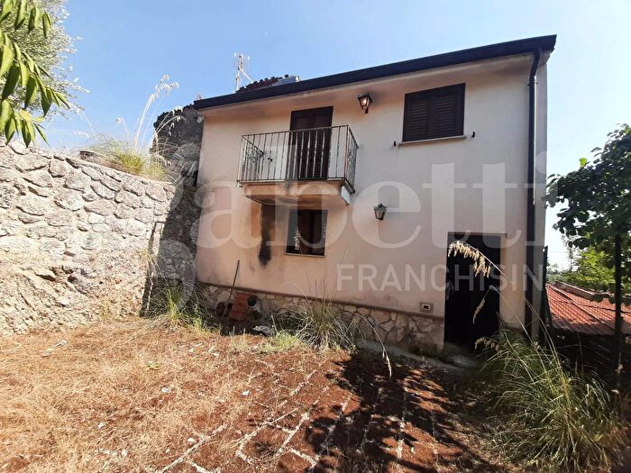 Casa trilocale in vendita in Marzanello, Vairano Patenora