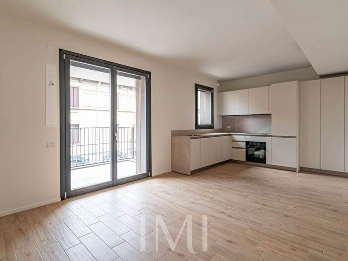 Appartamento bilocale in affitto in Piazza Tirana, Giambellino, Milano