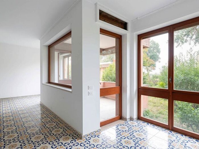 Appartamento con 5 locali in affitto in via cercola, Centro, Capri