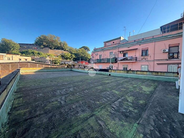 Appartamento bilocale in vendita in Calata Capodichino, Napoli