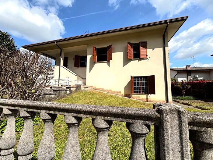 Casa con 5 locali in vendita in Viale Fratelli Cervi, Borgo Virgilio
