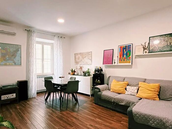 Appartamento quadrilocale in vendita in Via Tor De Schiavi, Roma