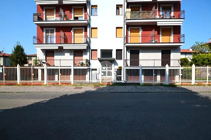 Appartamento trilocale in vendita in Via N Bixio, Vittuone