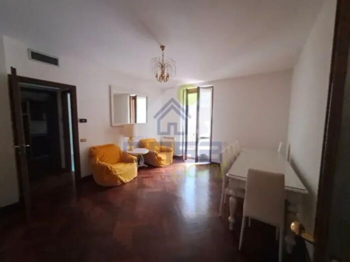 Appartamento trilocale in vendita in Via Ricca, Cremona