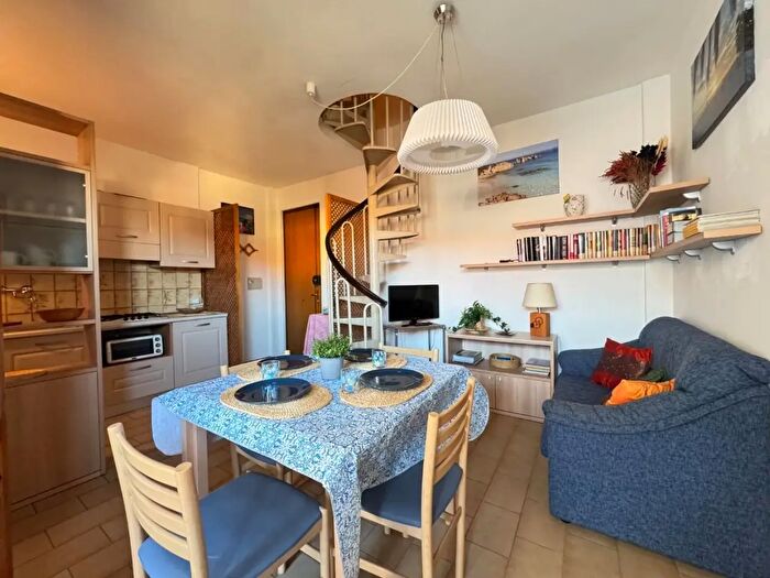 Appartamento trilocale in vendita in Viareggio