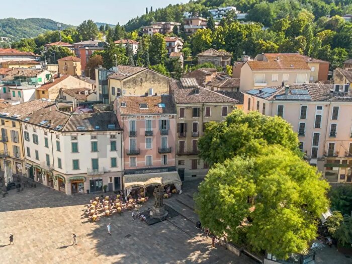 Appartamento con 5 locali in vendita in Via Divisione Julia, Salsomaggiore Terme