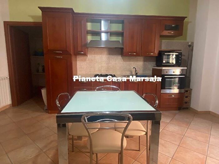 Appartamento trilocale in affitto in Via Abele Damiani, Centro Storico, Marsala