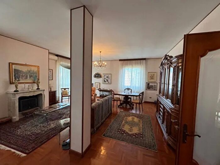 Appartamento con 5 locali in vendita in Via Don Giuseppe Giovine, Alessandria