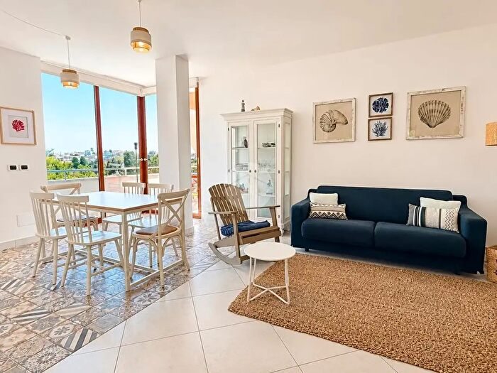 Appartamento trilocale in vendita in Via G Garibaldi, Gaeta