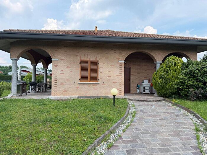 Casa con 5 locali in affitto in Via Papa Giovanni XXIII, Cirimido