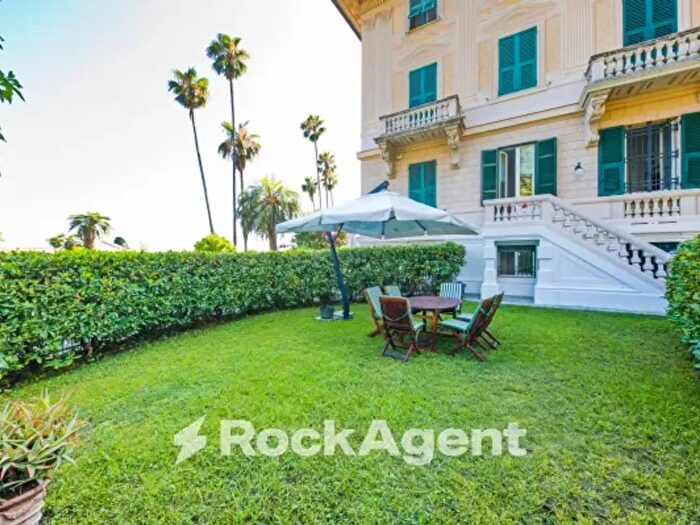 Appartamento trilocale in vendita in Viale dei Pini, Pieve Ligure