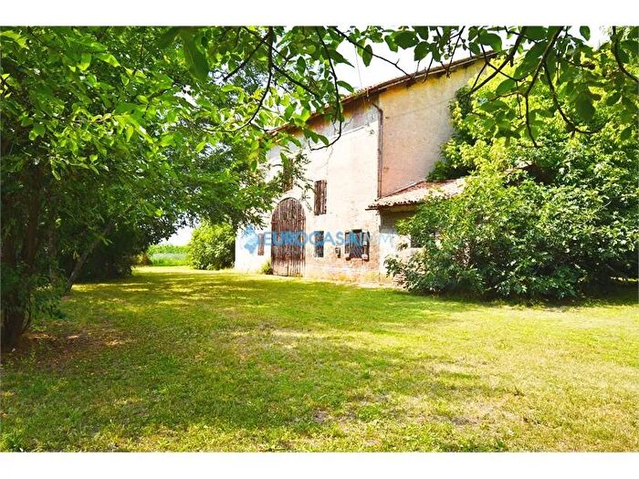 Casa con 12 locali in vendita in Via Roma Carpi Mo, Carpi