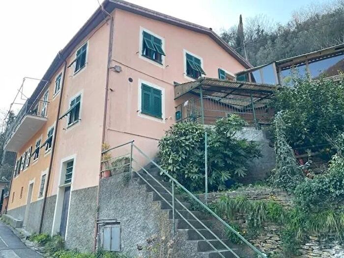 Appartamento trilocale in vendita in Via Cristoforo Colombo Avegno, Avegno