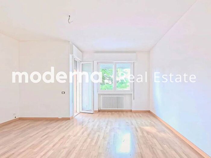 Appartamento con 5 locali in affitto in Neighbourhood Selvana, Selvana, Treviso