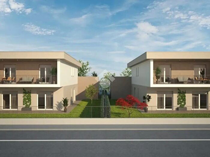 Appartamento quadrilocale in vendita in Via Anna Frank, Cividate Al Piano