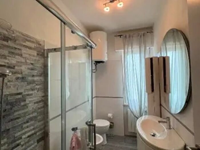 Appartamento con 6 locali in vendita in Viale Riviera, Pietra Ligure