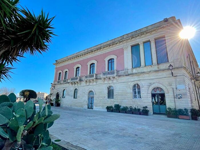 Appartamento bilocale in affitto in VIA GUGLIELMO PERNO, Ortigia, Siracusa