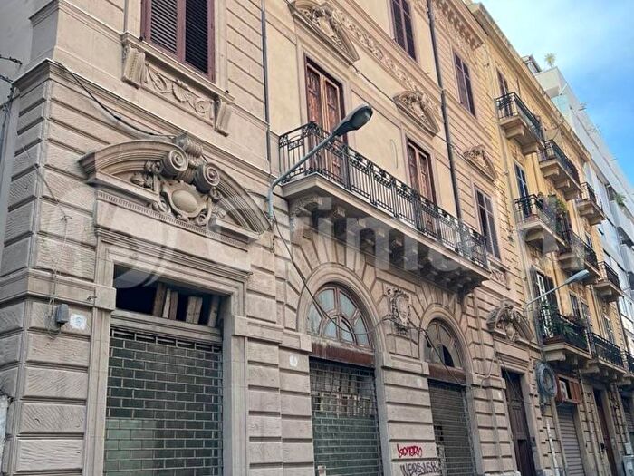 Casa in affitto in Via Rosolino Pilo, Politeama Ruggiero Settimo, Palermo