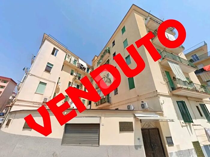 Appartamento trilocale in vendita in Via Caio Asinio Pollione, Napoli